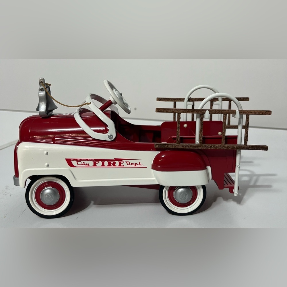 Hallmark 1955 Murray Fire Truck - Picture 4 of 11